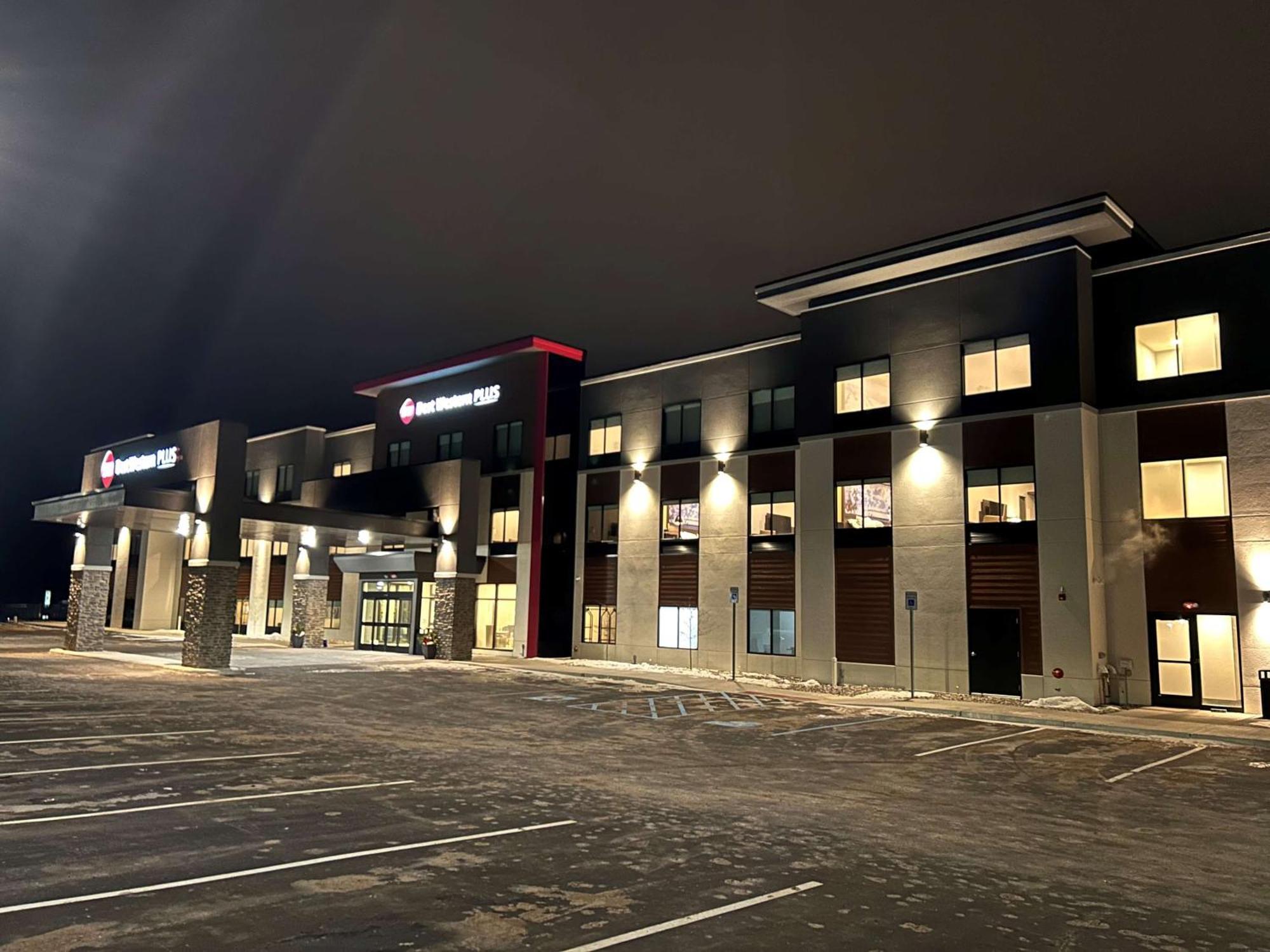 Best Western Plus Marquette Hotel & Suites Extérieur photo