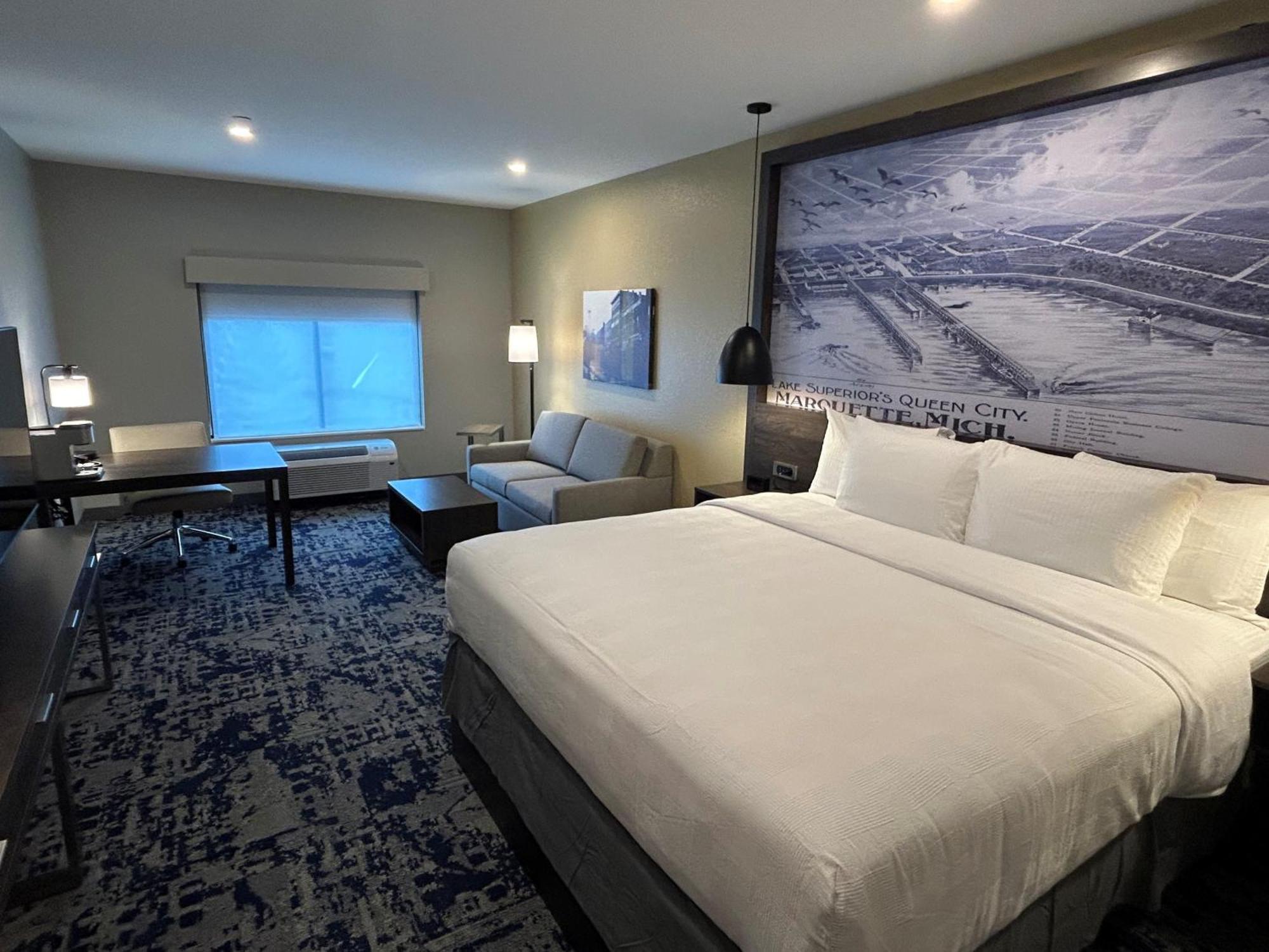 Best Western Plus Marquette Hotel & Suites Extérieur photo