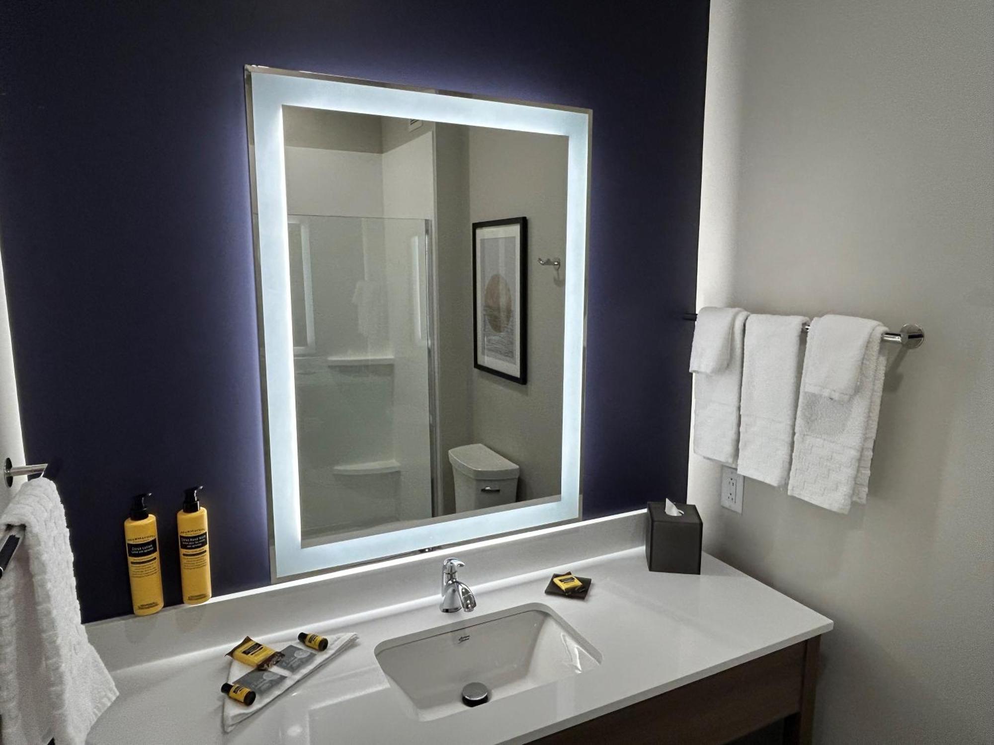 Best Western Plus Marquette Hotel & Suites Extérieur photo